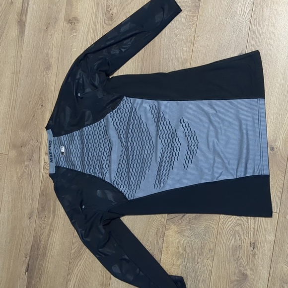 Nike Pro Hypercool 3/4 Sleeve Black Shirt - Picture 4 of 7